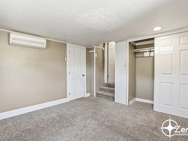 1818 W 22nd St — Photo 8