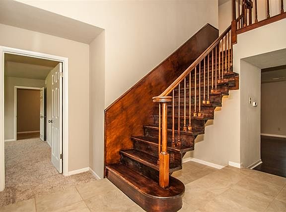 4th image of 402 Melorine Dr
