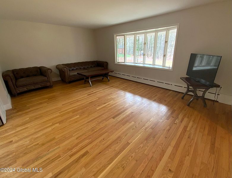 5th image of 3555 E Lydius Street