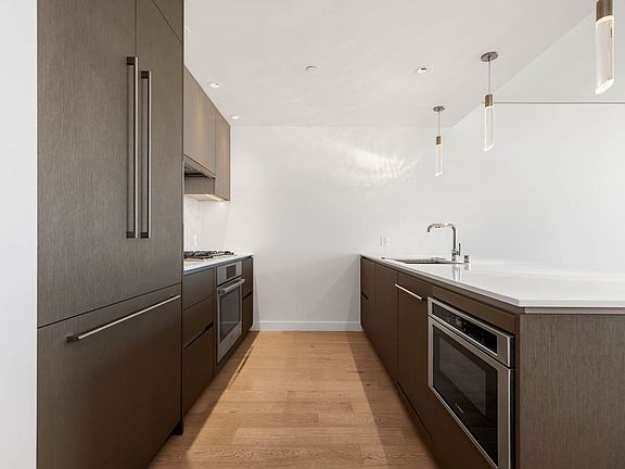 4th image of 2510 6th Ave Unit 1401