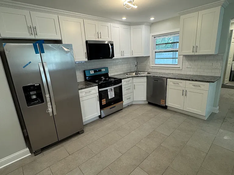 15248 S Highland Ave — Photo 1