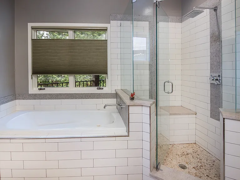 120 Hereford Rd #E — Photo 17