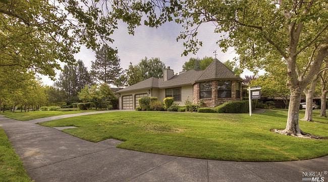1st image of 8956 Lakewood Dr
