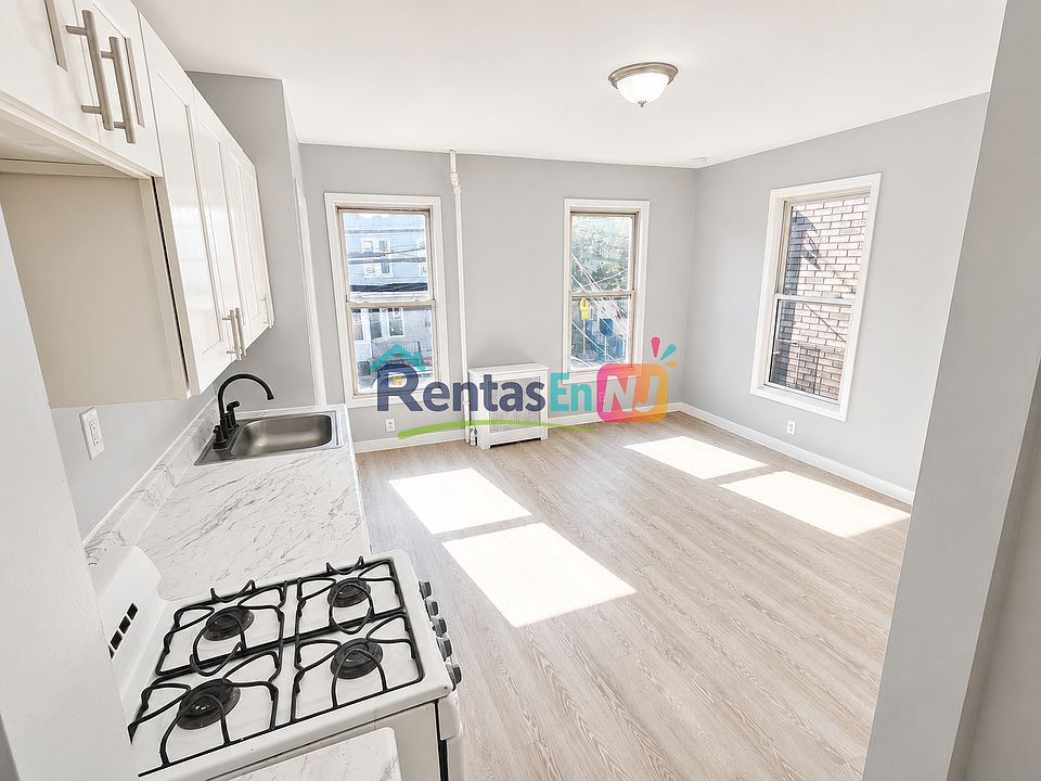 1st image of 198 Parker St #2B