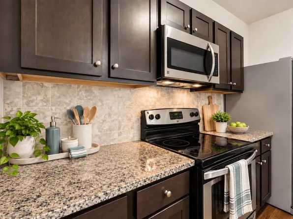 Creekside at Greenlawn Apartment Homes