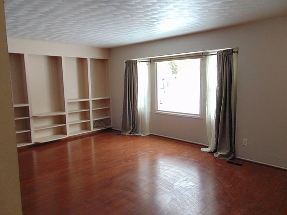 2nd image of 2608 Mansfield Dr
