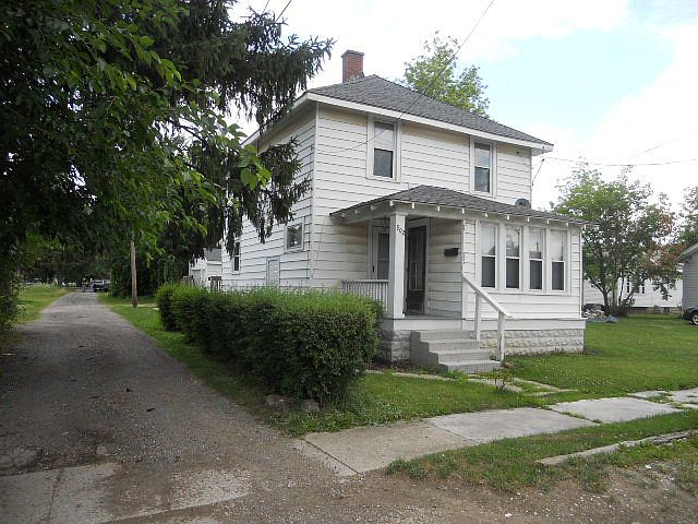 1st image of 902 Wilson Ave