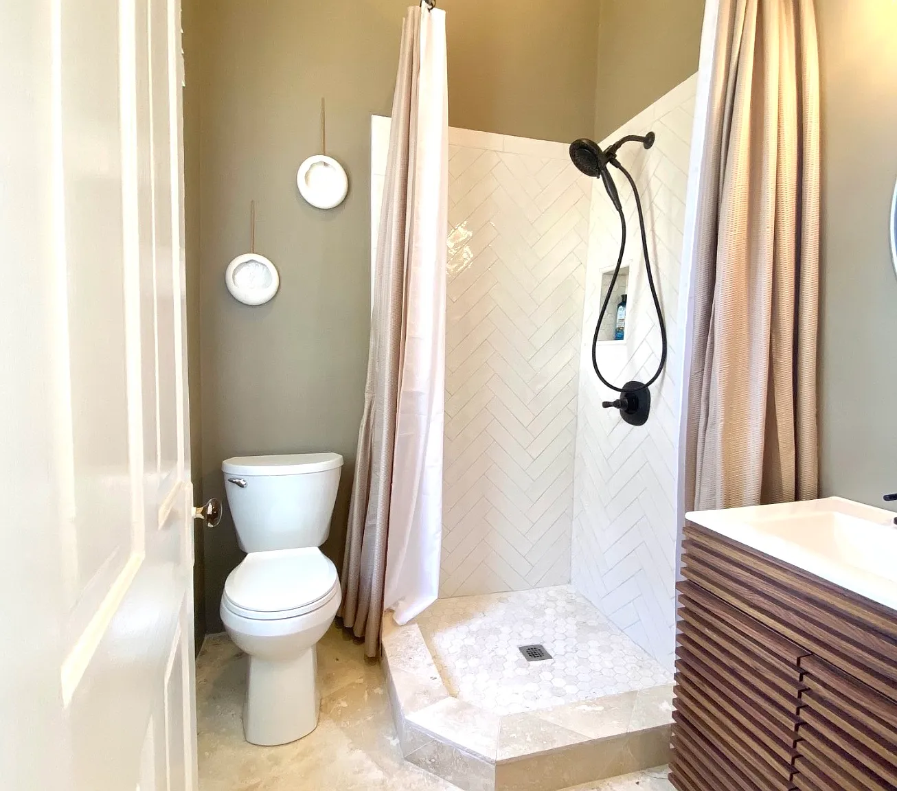 1 bed, 450 sqft, $1,162 — Photo 3