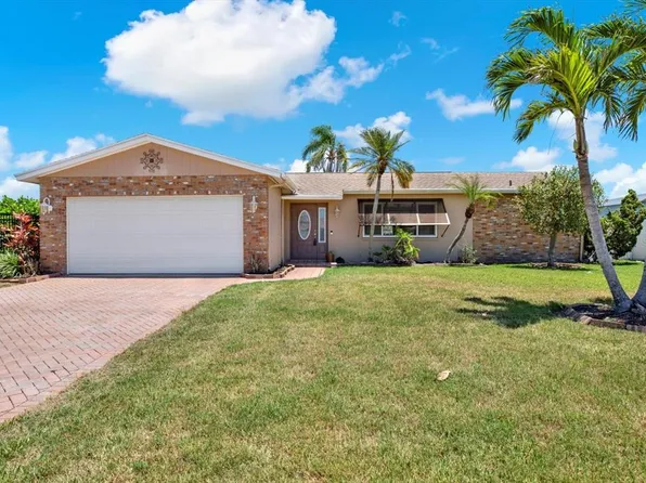 11628 Grove St, Seminole, FL 33772