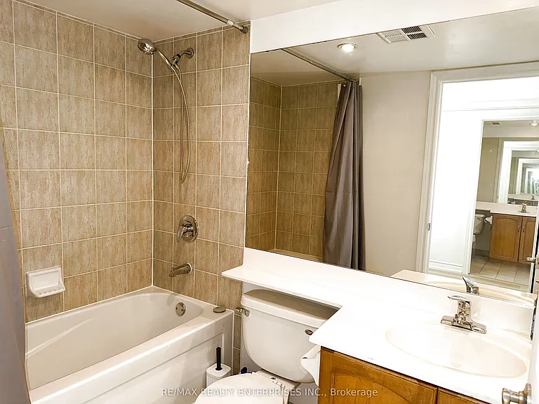250 Wellington St W #436 — Photo 23