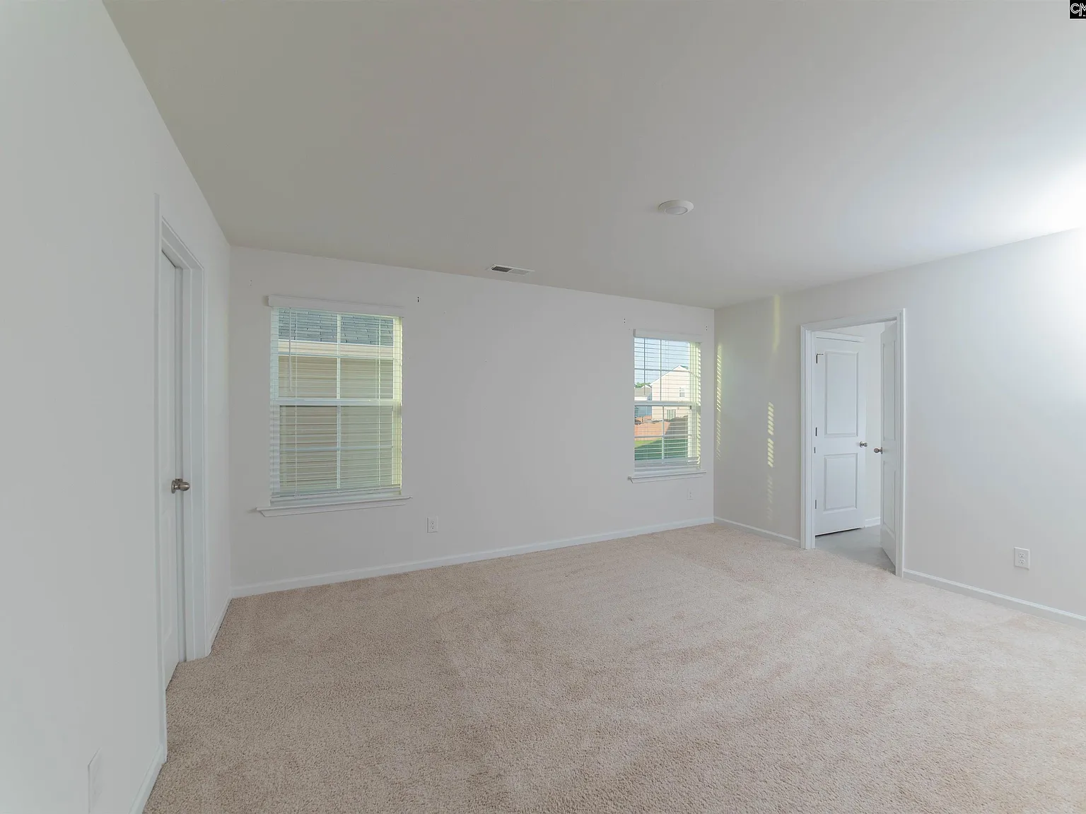 4 bed, 2174 sqft, $2,100 — Photo 4