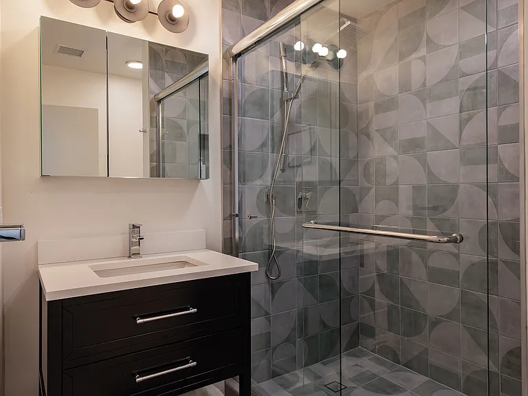 2735 Grand Ave — Photo 22
