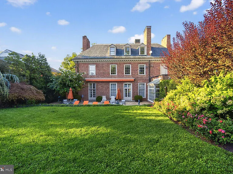 2310 Kalorama Rd NW — Photo 3