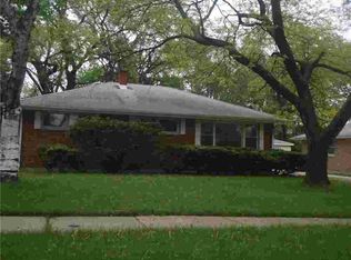 517 N McAree Rd, Waukegan, IL 60085