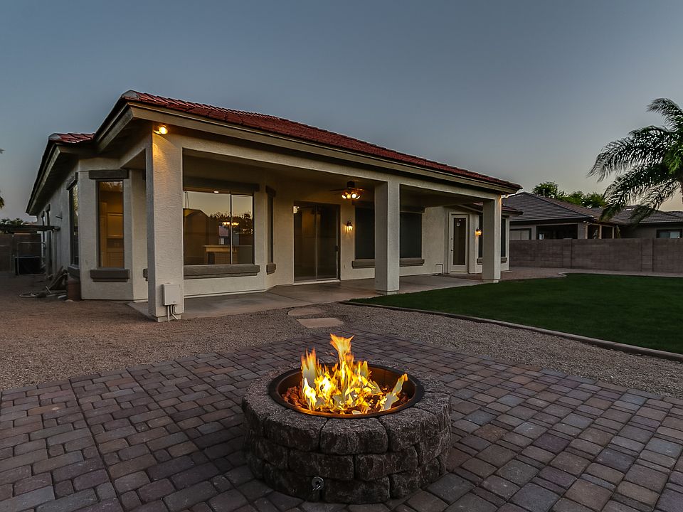 1st image of 4442 E Palmdale Ln