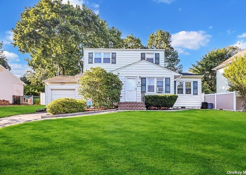 1st image of 8 Cortez Ln