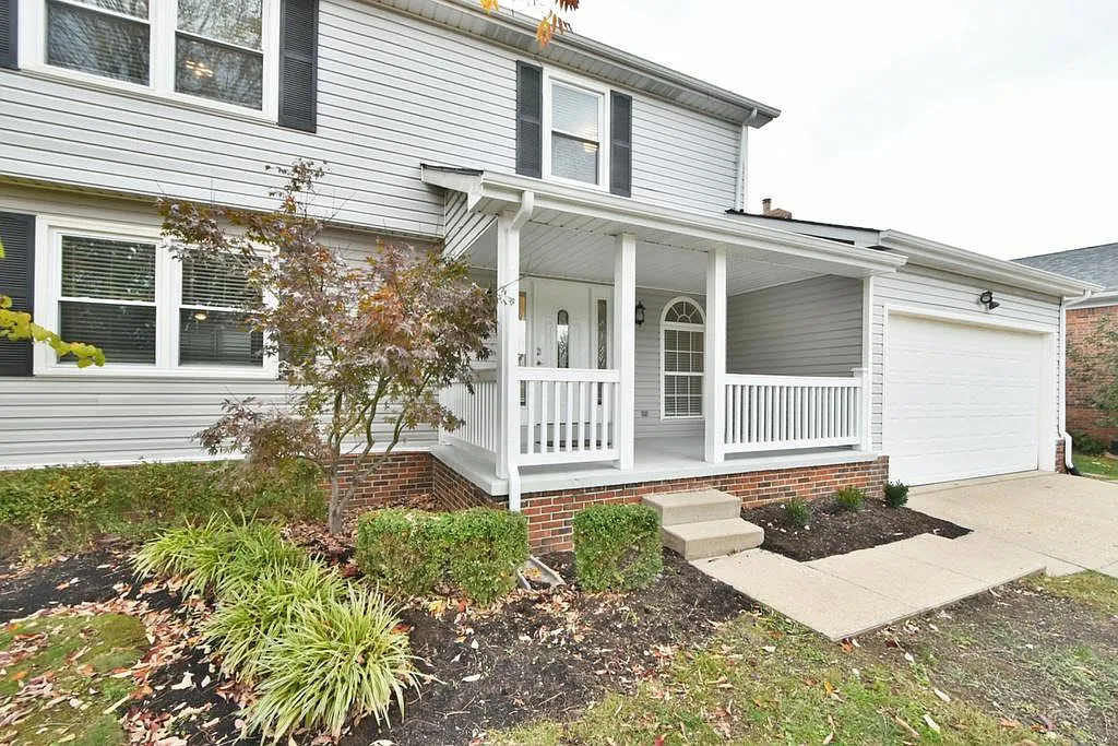 4 bed, 2260 sqft, $2,500 — Photo 2