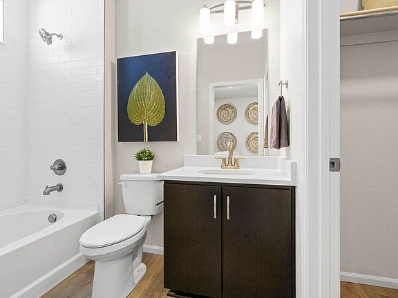 Guest Suite Bathroom