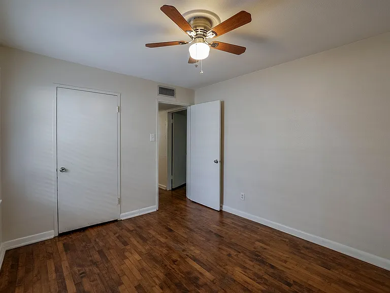 3933 Dexter Ave — Photo 9