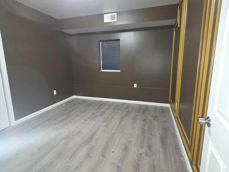 329 Pine St — Photo 7
