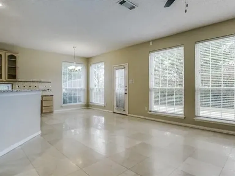 1931 Paloma Way — Photo 12