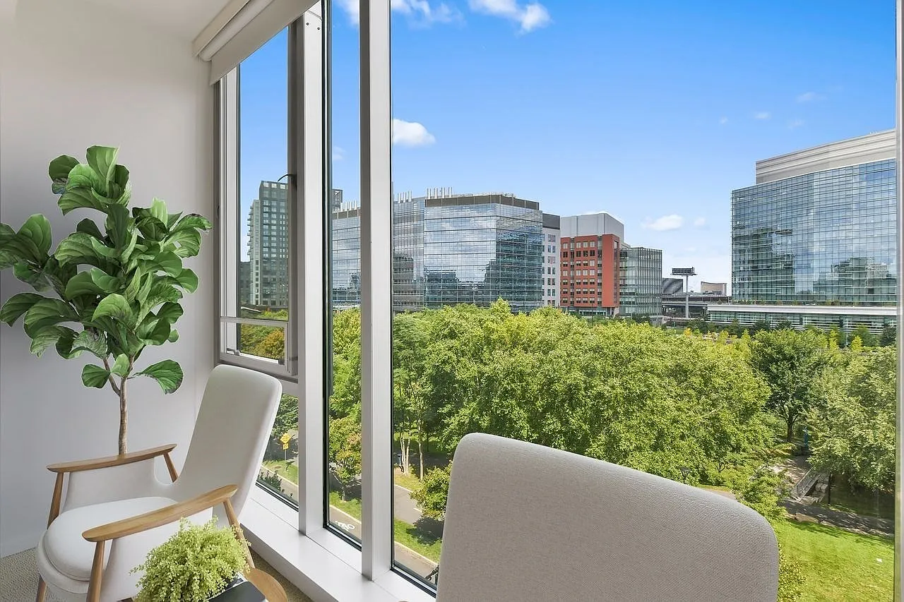 2 bed, 1.0 bath, 911 sqft, $3,850 — Photo 1