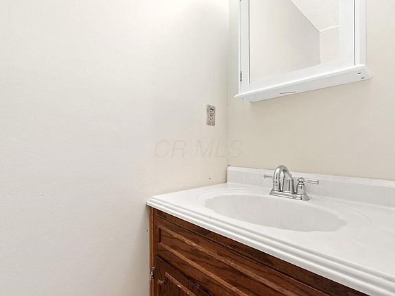 5th image of 303 Millside Dr