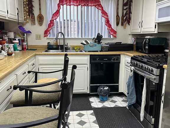 4th image of 1631 Lindsay Pl