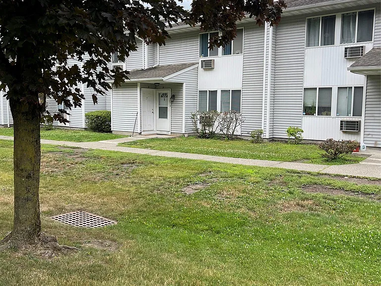 5 Ruth Ct — Photo 1