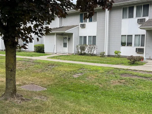 5 Ruth Ct, Middletown, NY 10940