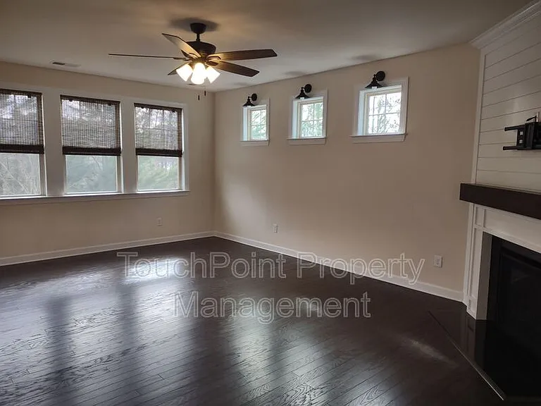 1019 Hamilton Mill Dr — Photo 8