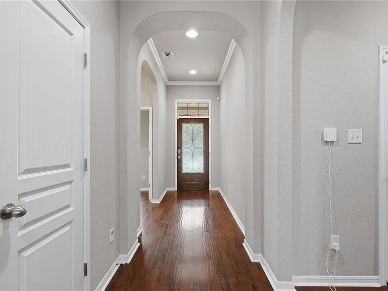 2612 Kinnersley Ct — Photo 4