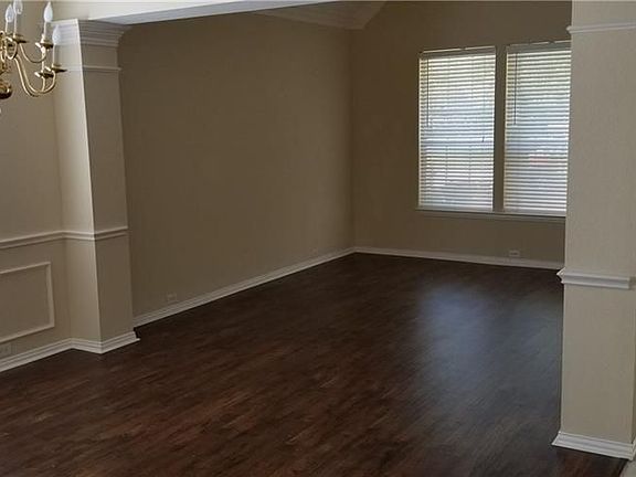 4th image of 4301 Vanderpool Dr
