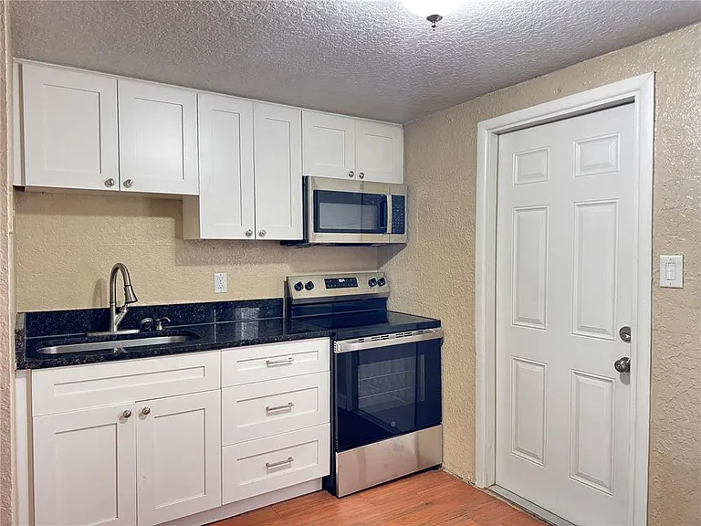 37221 Marlu Ln — Photo 11