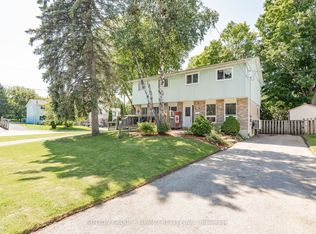 306 Oakwood Ct, Newmarket, ON L3Y 3C8