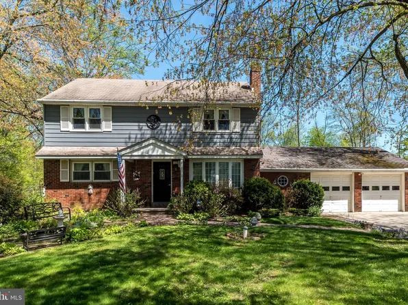 619 Middle Rd, Perkasie, PA 18944