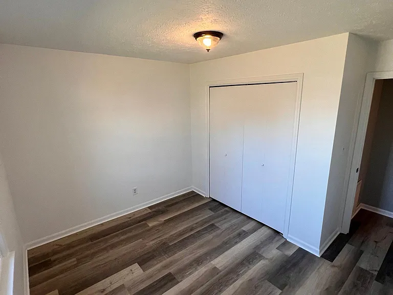 407 Knobview Dr — Photo 13