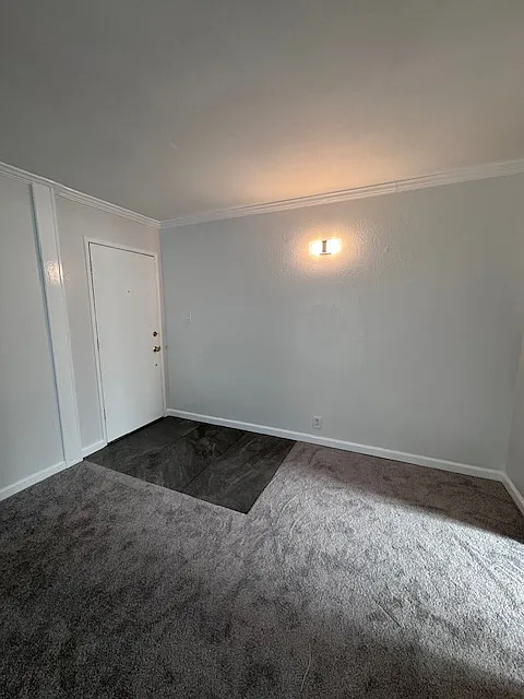 2700 Laguna Cir — Photo 3