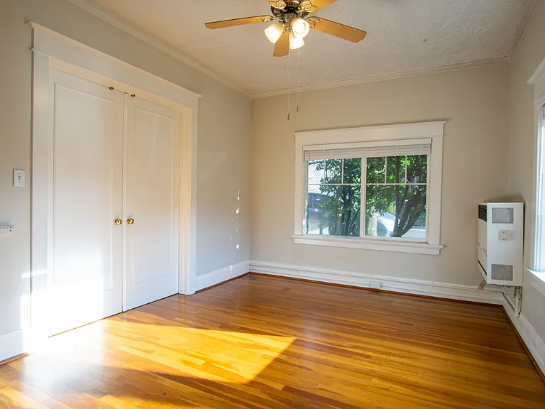 2943 SE Alder St #4 — Photo 9