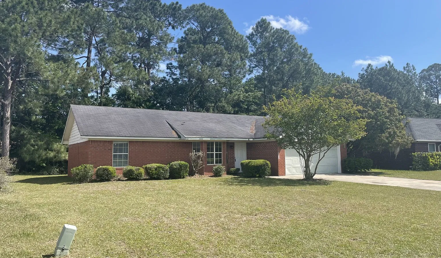 3 bed, 2.0 bath, 1244 sqft, $1,400 — Photo 1