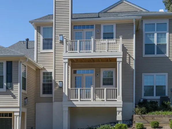 11404 Gate Hill Pl APT 92, Reston, VA 20194