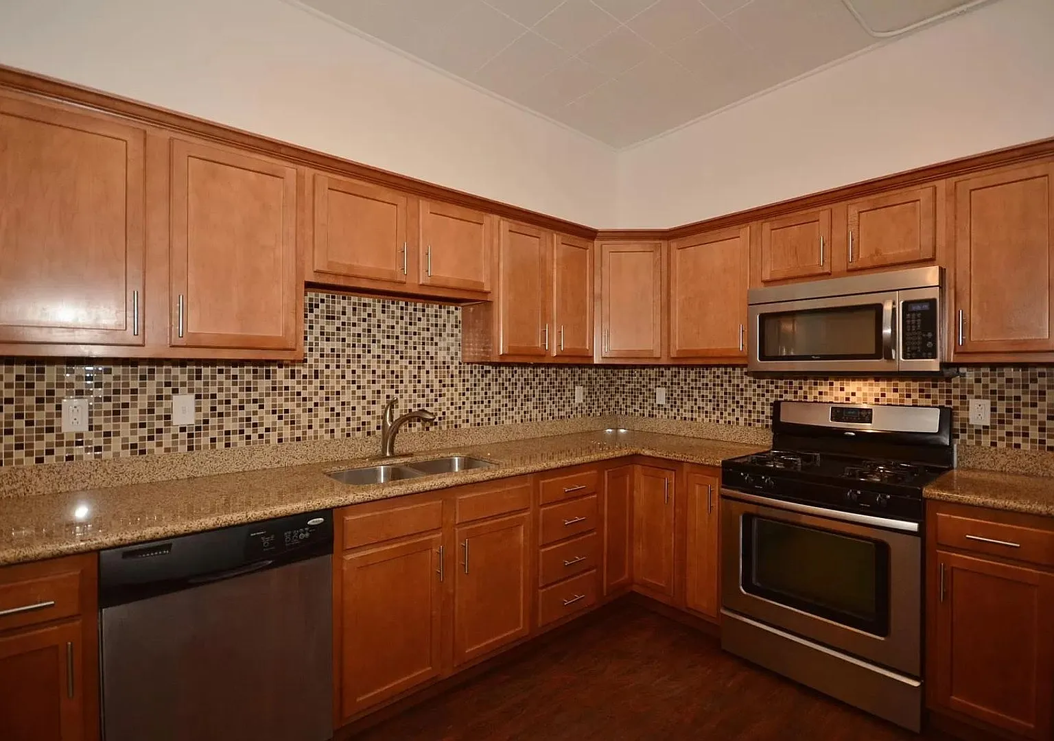 Student Housing - South Side Flats — Photo 3
