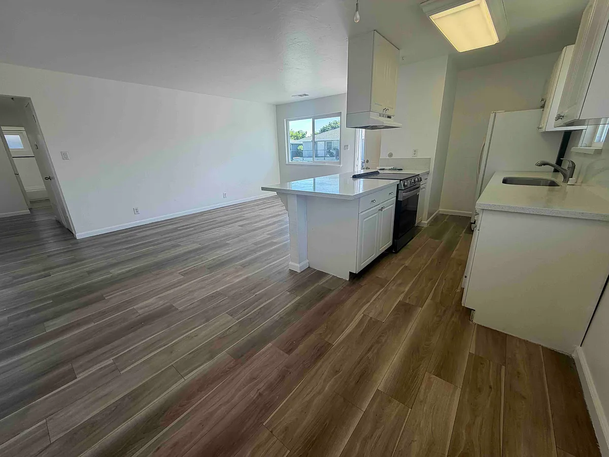 Building Photo - 1368 Branham Ln #4