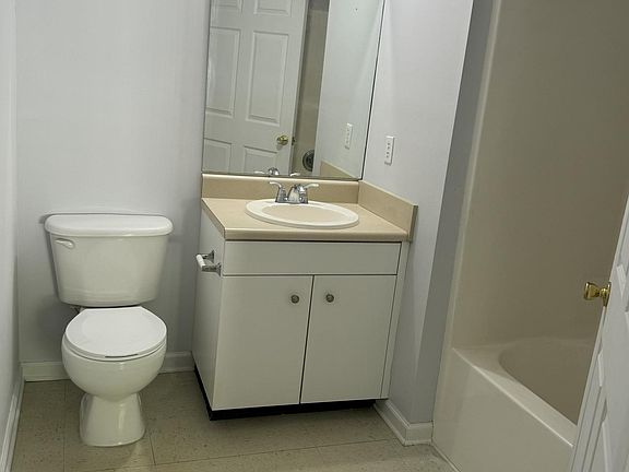 5th image of 150 Winter Chase Ln