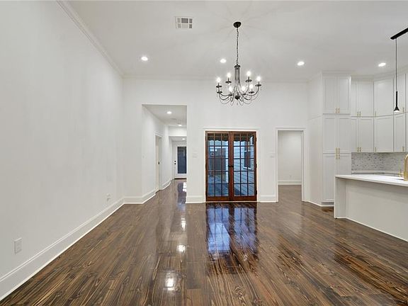 3rd image of 3143 Laurel St