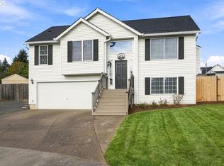 770 SW Scotsman Ct, Dundee, OR 97115