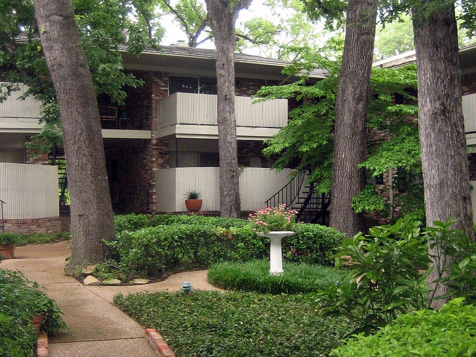1st image of 7806 Royal Ln APT 218