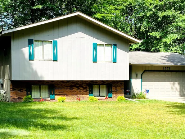 1576 Pine Knoll Ln, Caro, MI 48723