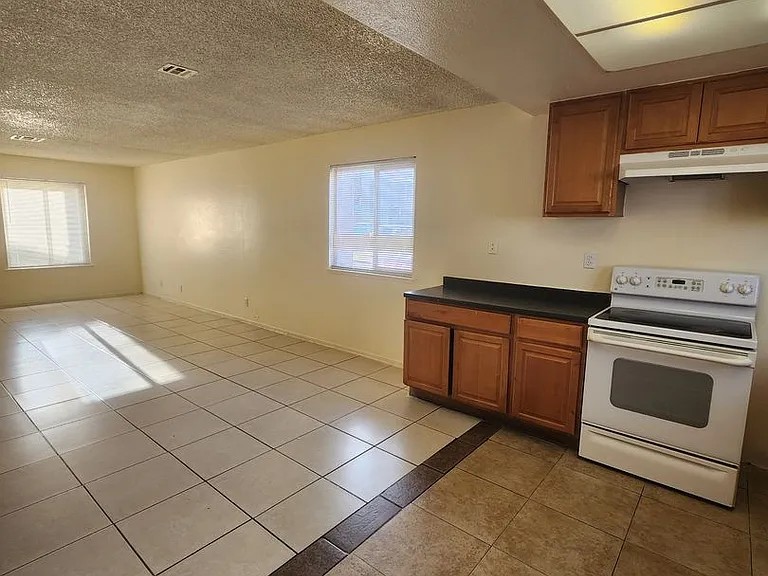 4610 Elk Springs Ave — Photo 18