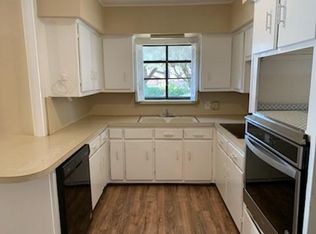 6920 Smithfield Rd, North Richland Hills, TX 76182